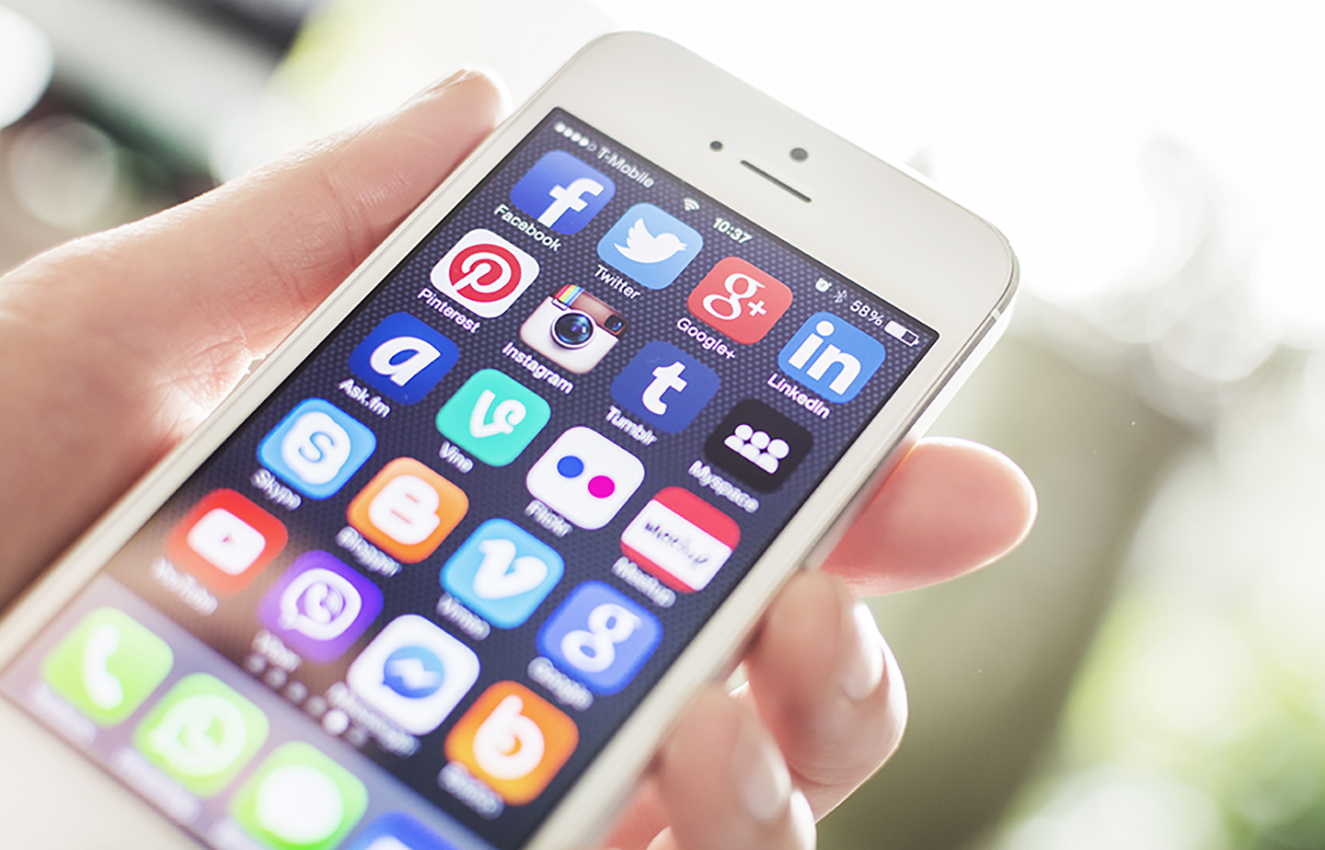 Using social media to get more customers to your website image